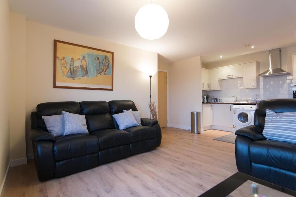 Executive 2 Bed 2 Bath - Free Parking * Glasgow