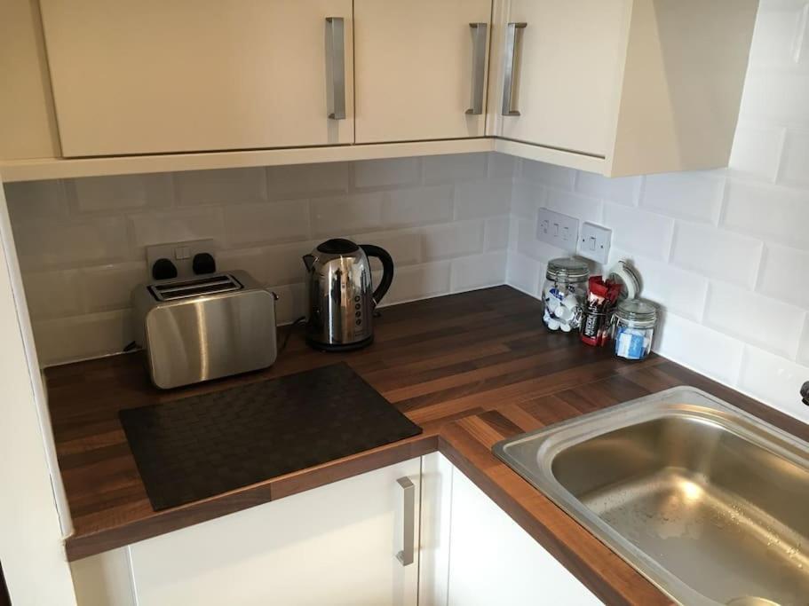 Executive 2 Bed 2 Bath - Free Parking * Glasgow