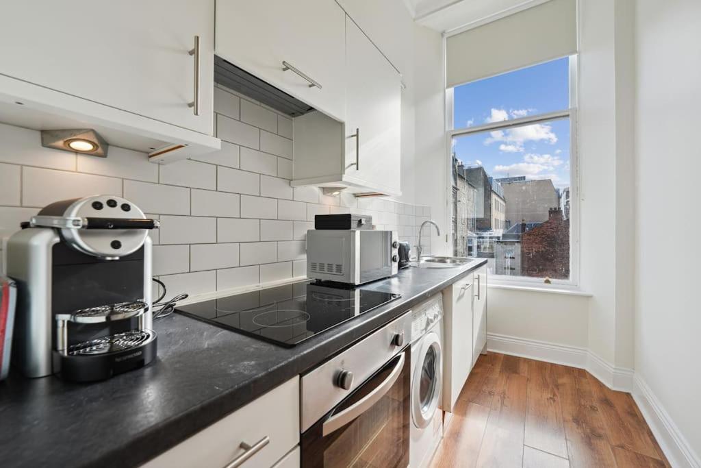 Grand 2 Bed Blythswood Apartment *