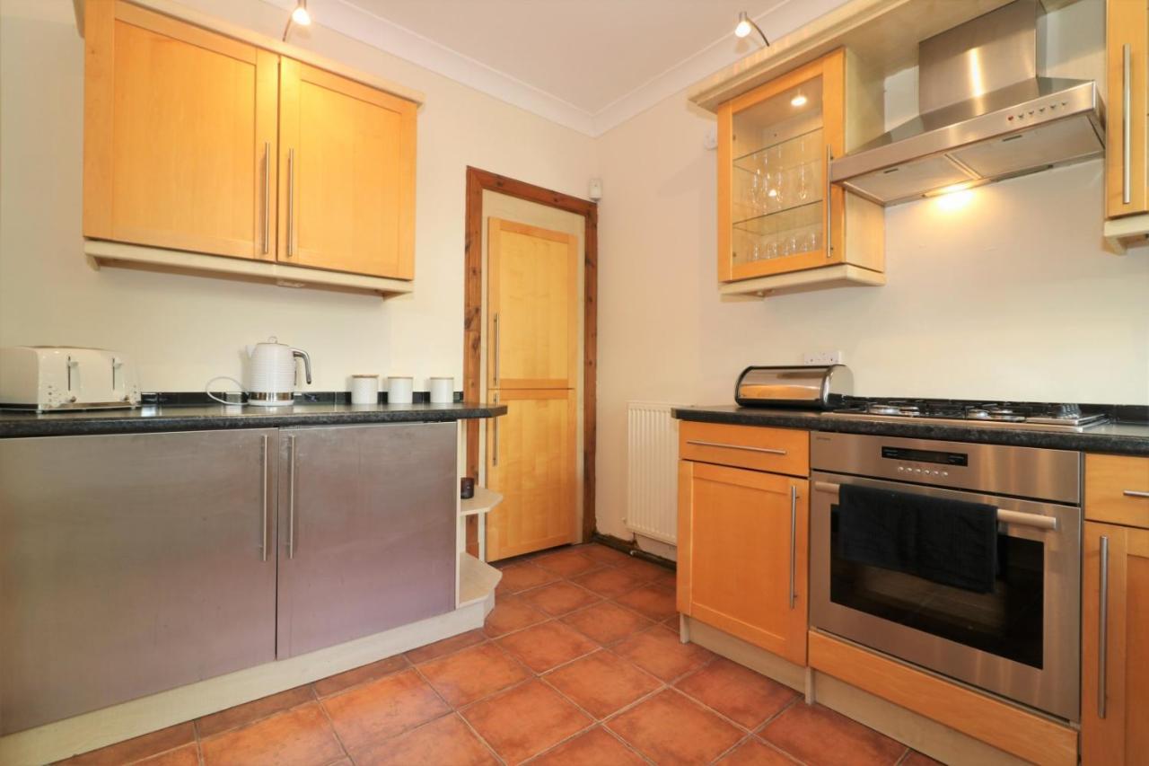 Signature - Lincoln View Apartment