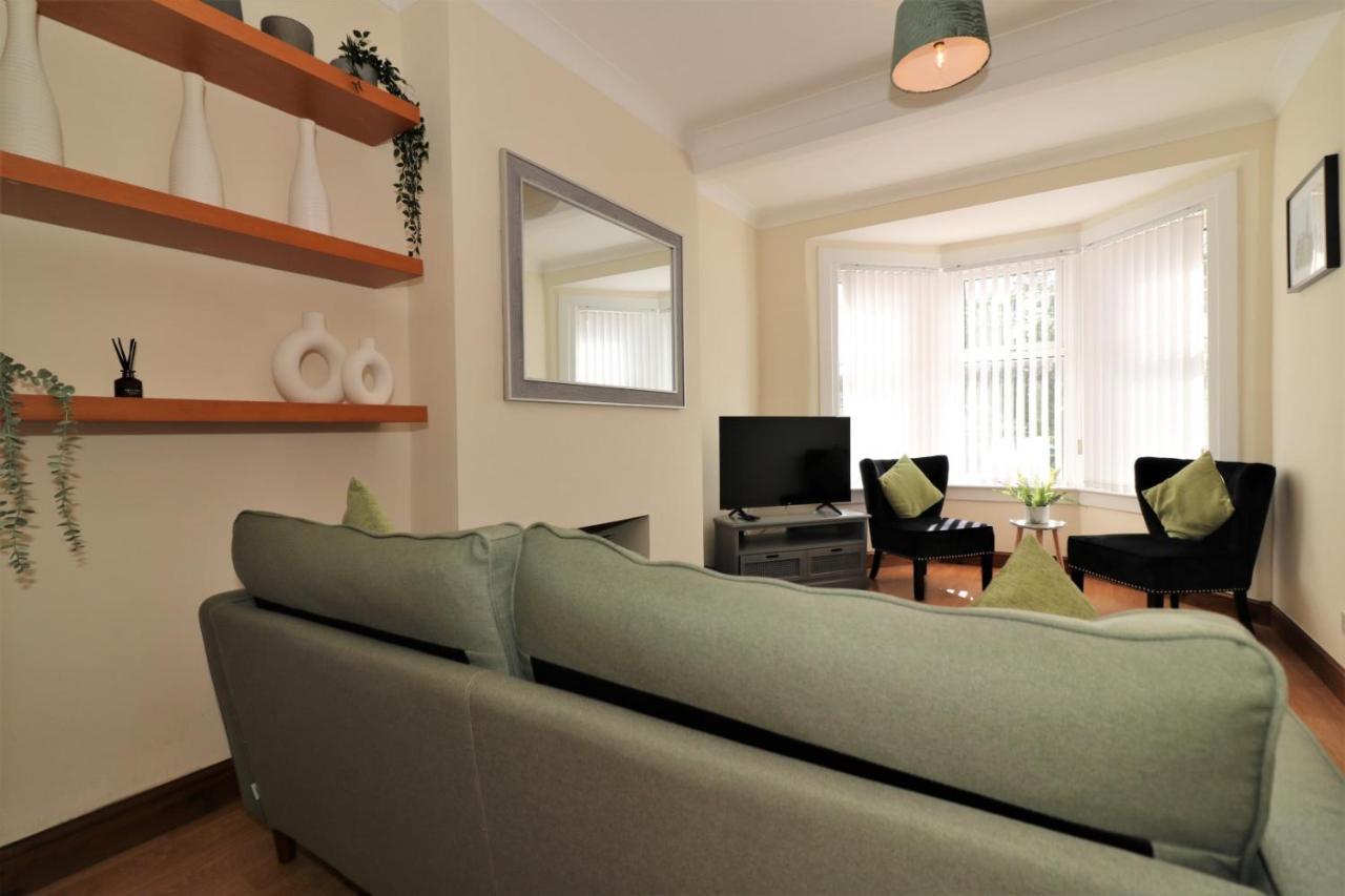 Signature - Lincoln View Apartment