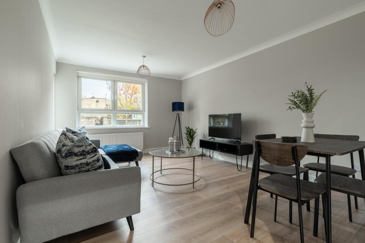 Shaw Apartment *