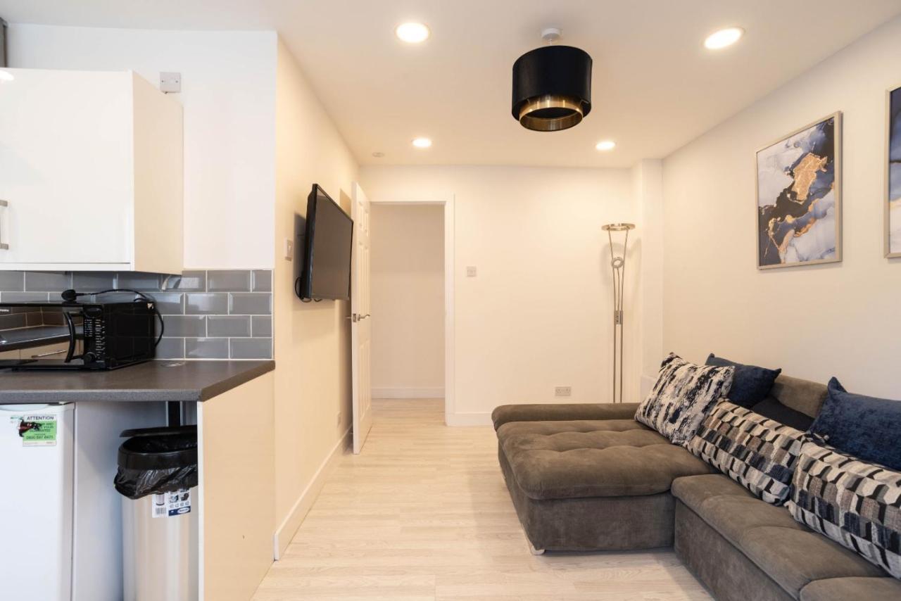 City, West End, Private Parking Apartment