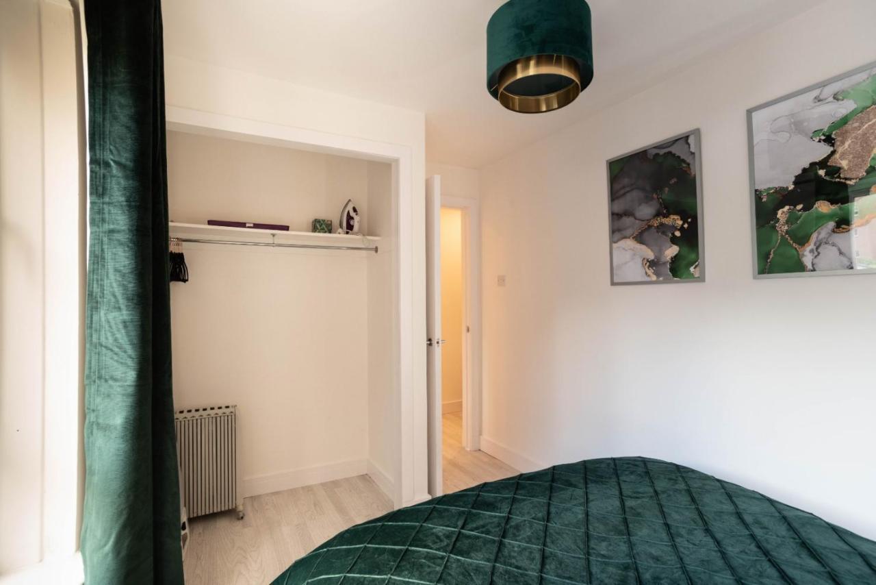 Apartment City, West End, Private Parking