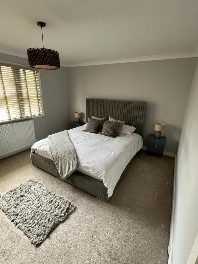 Large Country Mansion In Newton Mearns Holiday home Glasgow