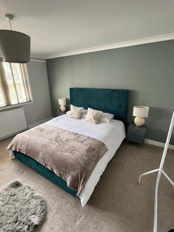 Holiday home Large Country Mansion In Newton Mearns Glasgow