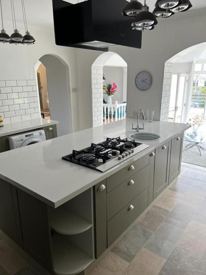 Large Country Mansion In Newton Mearns * Glasgow