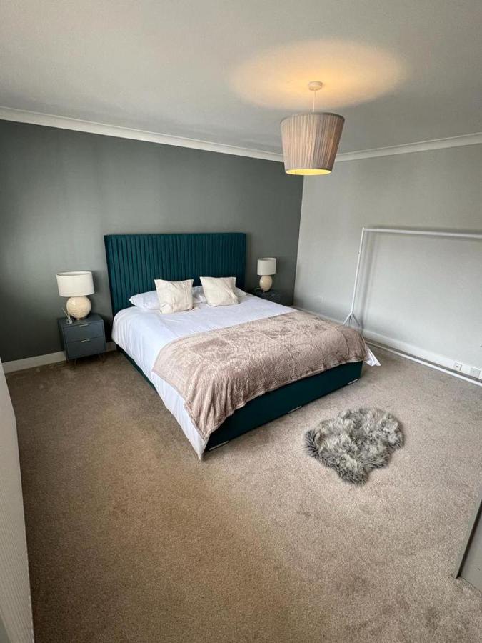 Large Country Mansion In Newton Mearns Holiday home *