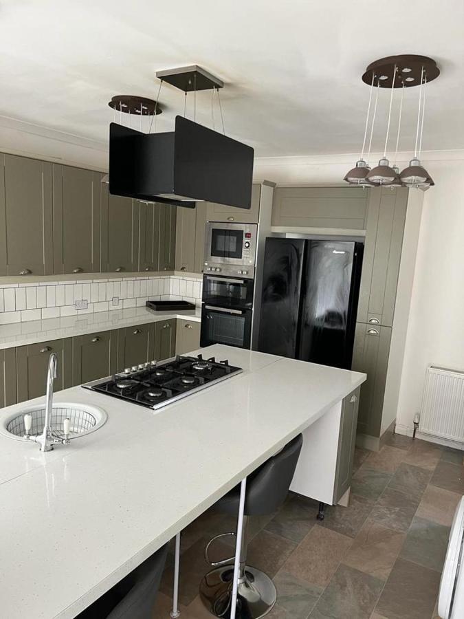 Large Country Mansion In Newton Mearns Holiday home *
