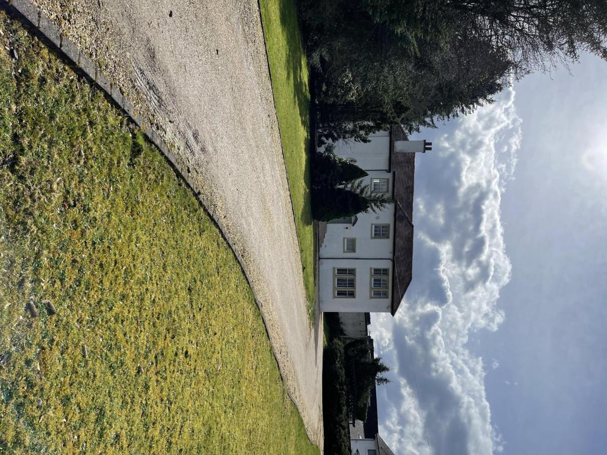 Holiday home Large Country Mansion In Newton Mearns *