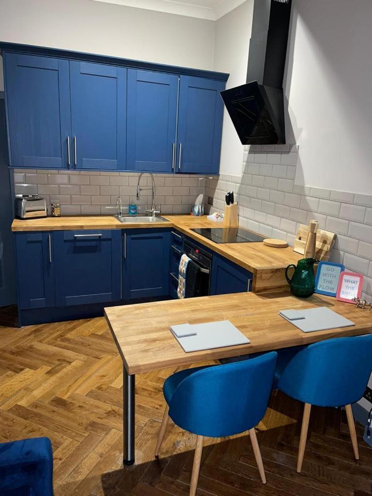 Stunning 1 Bed In West End * Glasgow