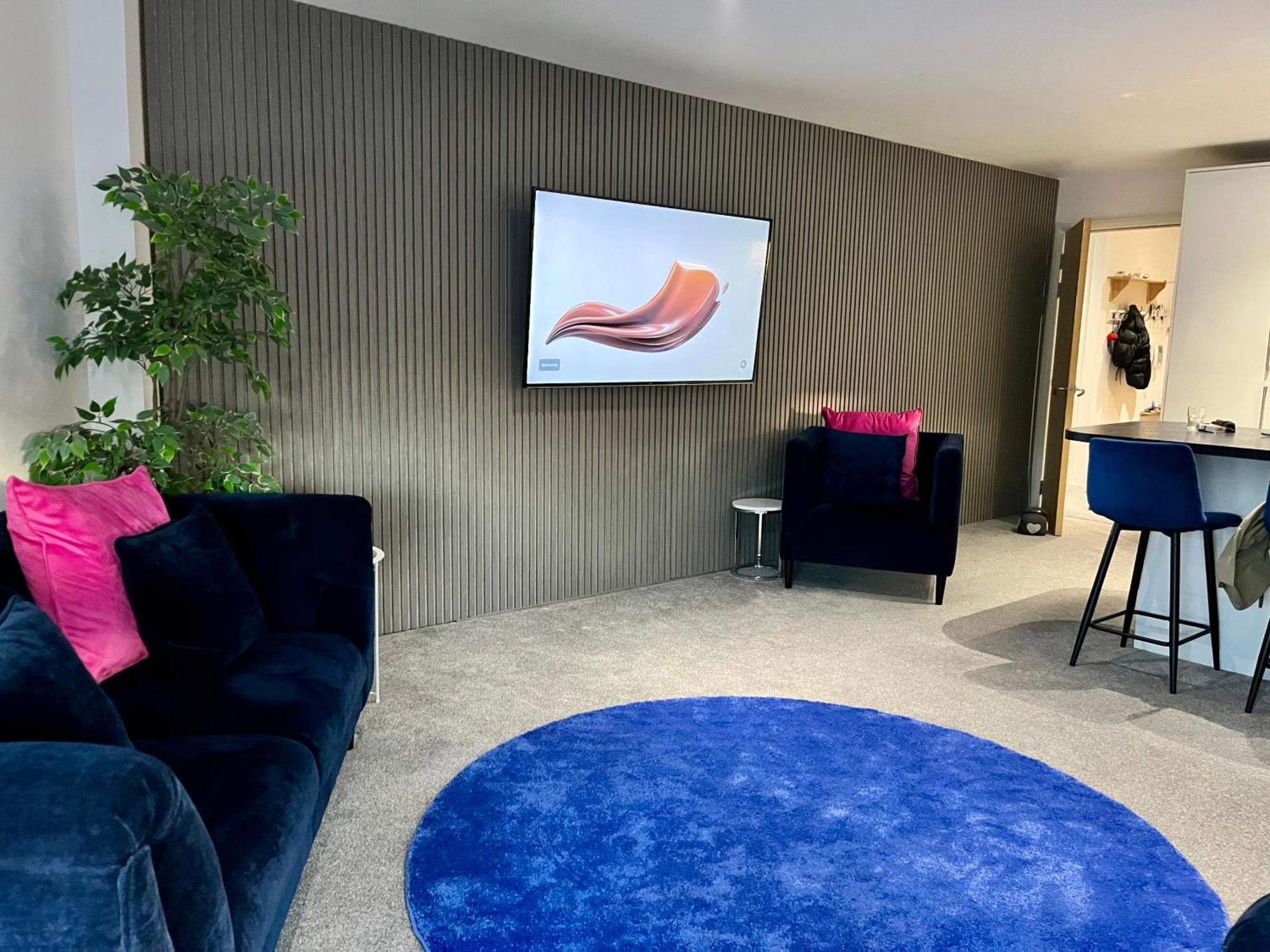 Glas-go 2 Bedroom 3 Min Walk To Secc Hydro Free Parking Onsite *