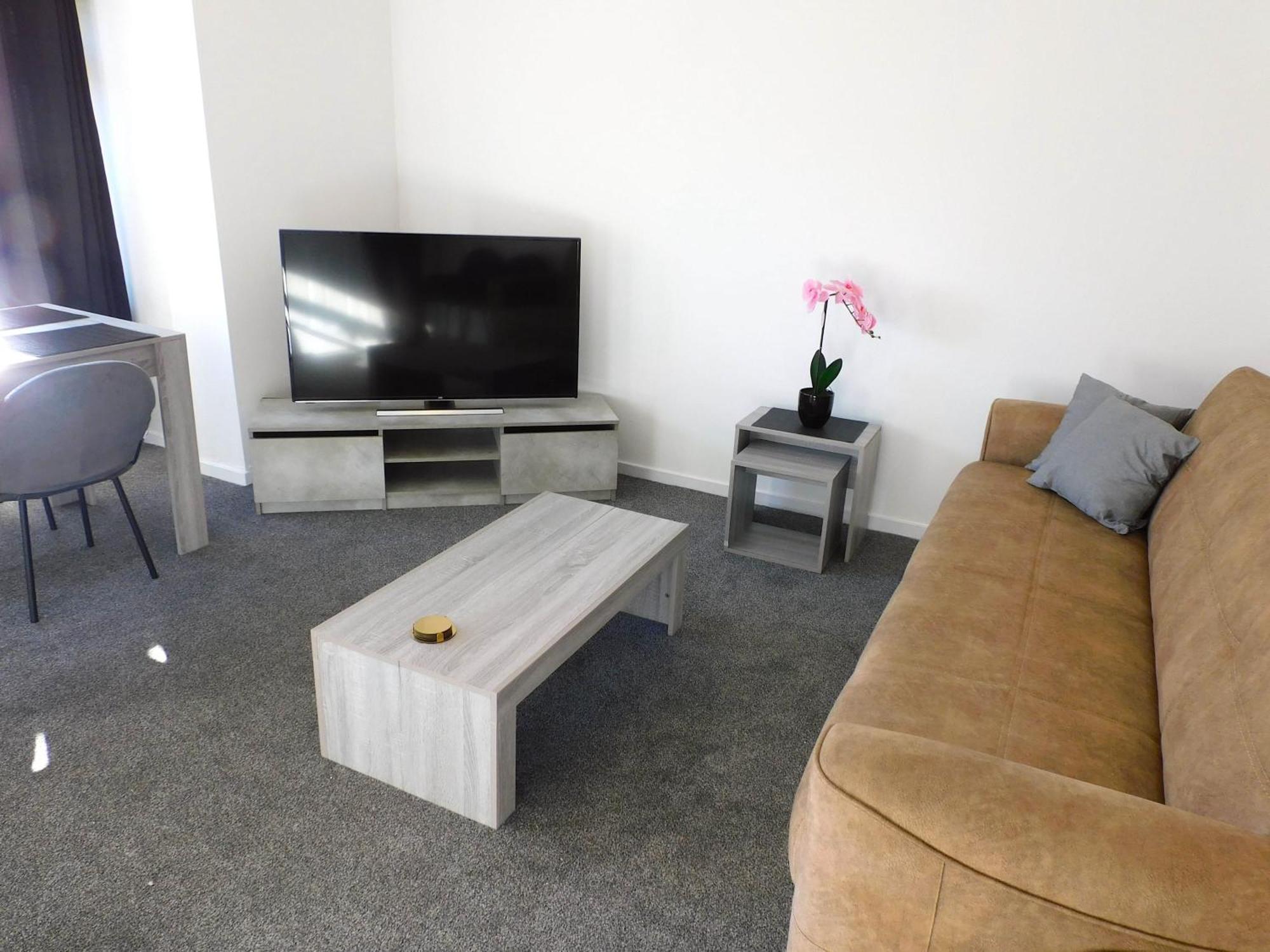 New & Delightful 3 Bed House In East Kilbride