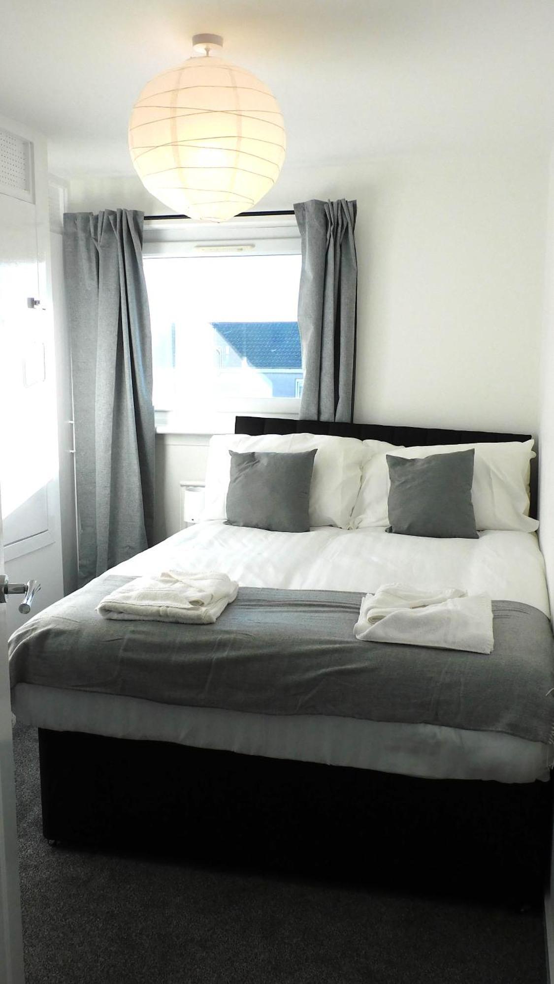 New & Delightful 3 Bed House In East Kilbride Glasgow