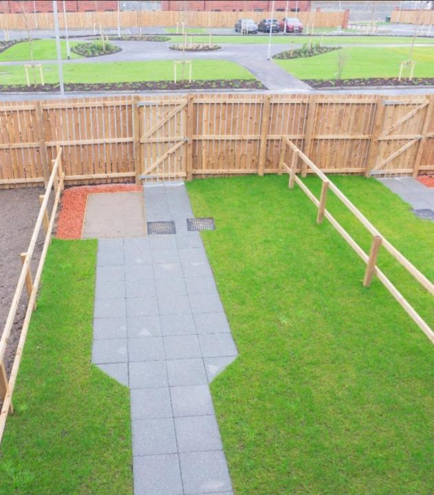 Stylish House With Private Parking Holiday home *