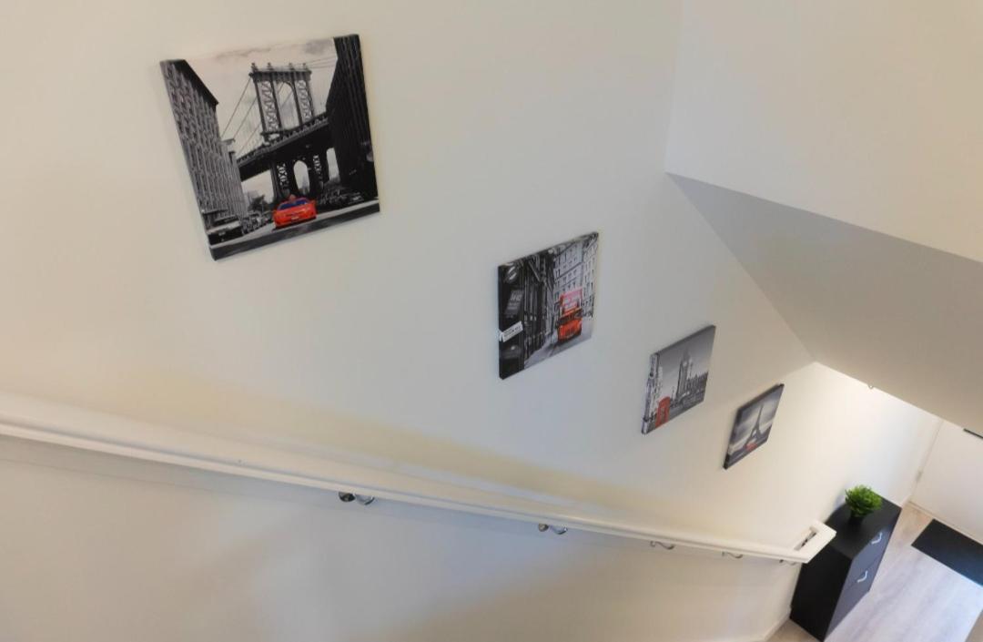 Holiday home Stylish House With Private Parking Glasgow