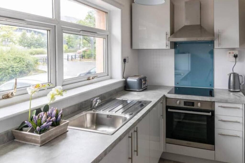 Cosy 1 Bed With Parking In City Centre * Glasgow