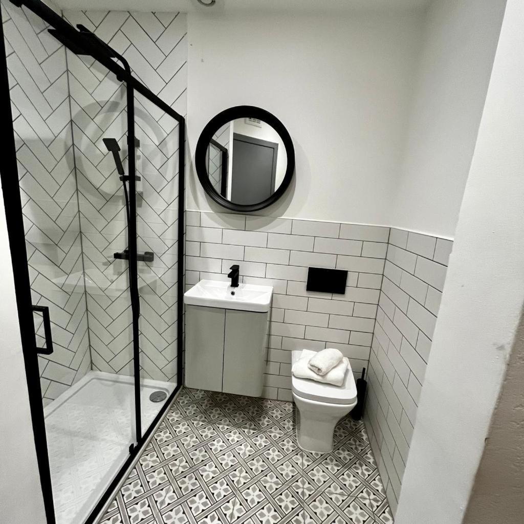 1 Bed In West End Glasgow
