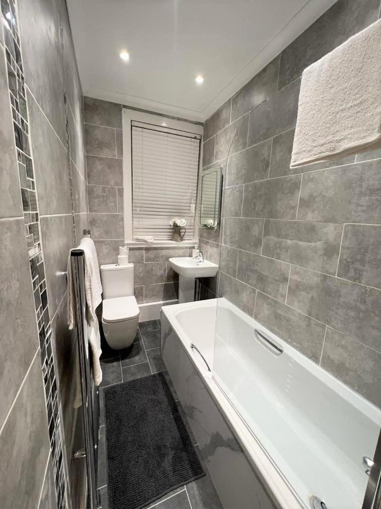 Apartment Lovely 2 Bed Close To Silverburn Mall