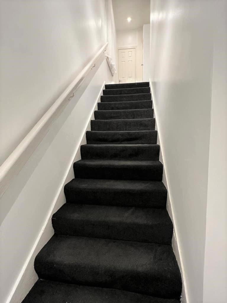 Lovely 2 Bed Close To Silverburn Mall Apartment Glasgow