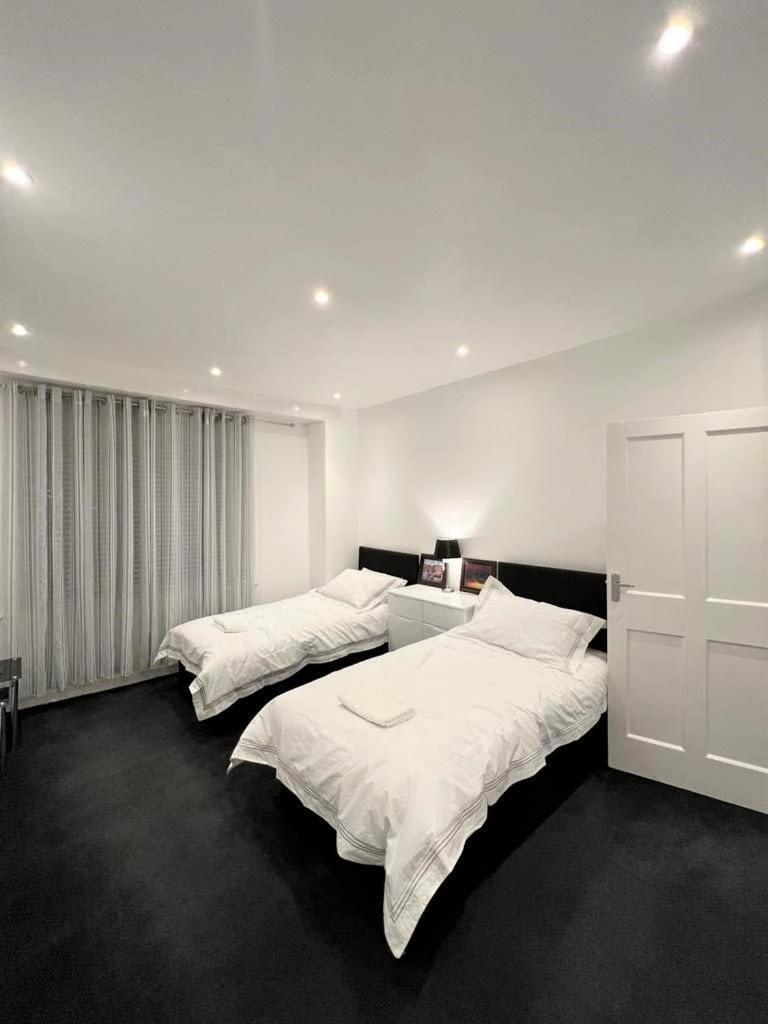 Lovely 2 Bed Close To Silverburn Mall Apartment *
