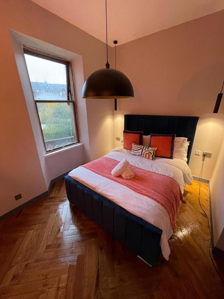 Stunning 1 Bed In West End * Glasgow