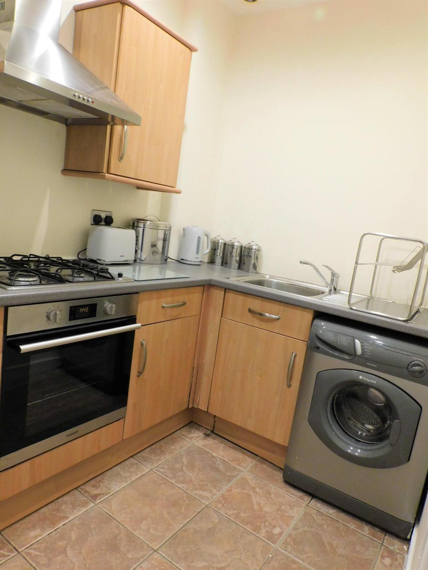 Apartment Beautiful & Spacious 2 Bed In West End