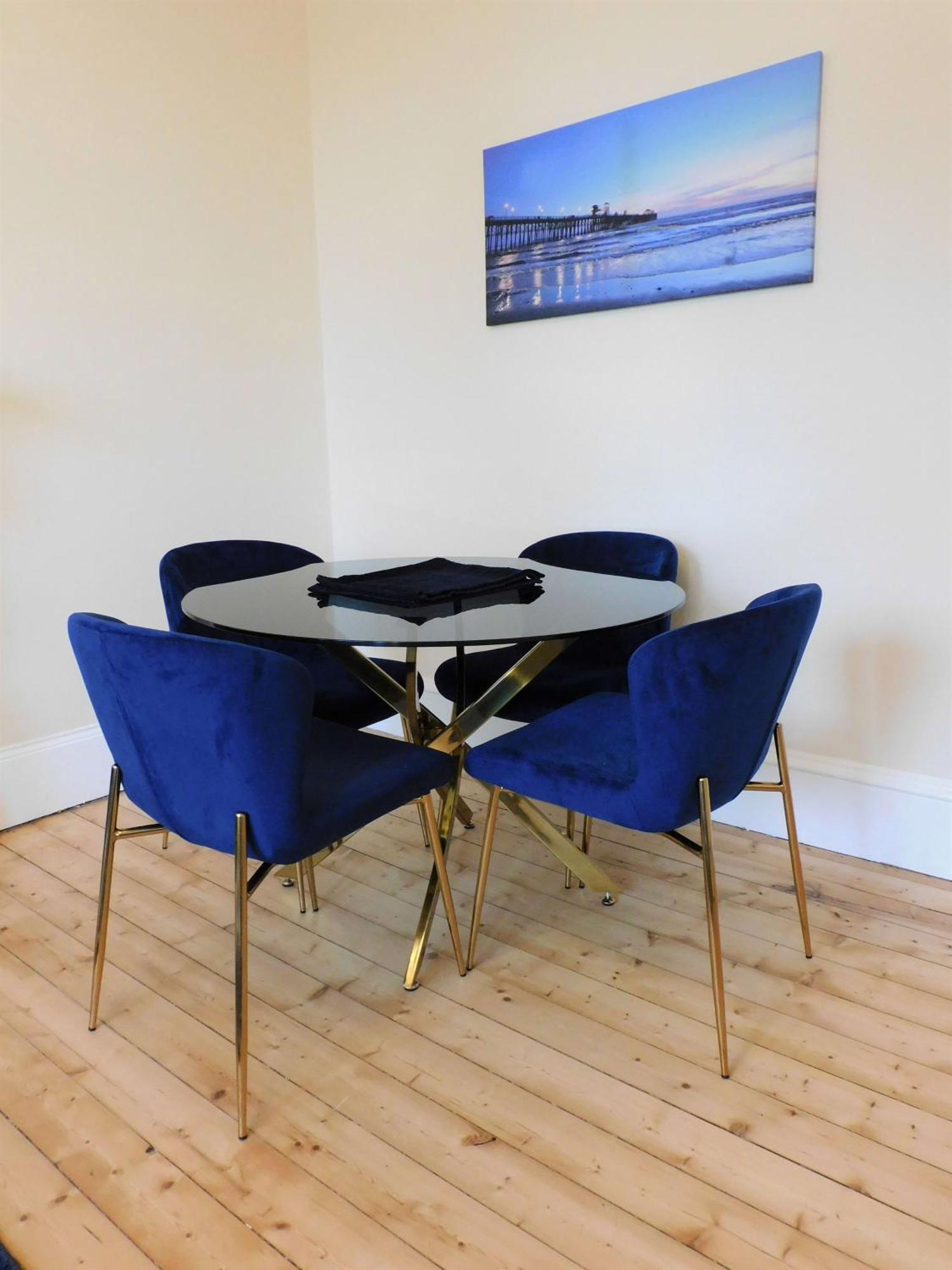 Beautiful & Spacious 2 Bed In West End
