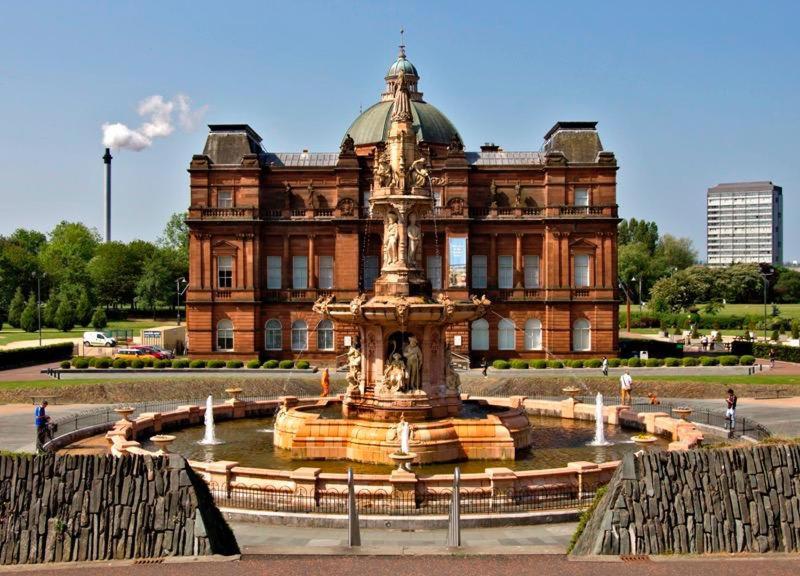 Fab Location 1 Bed Overlooking Glasgow