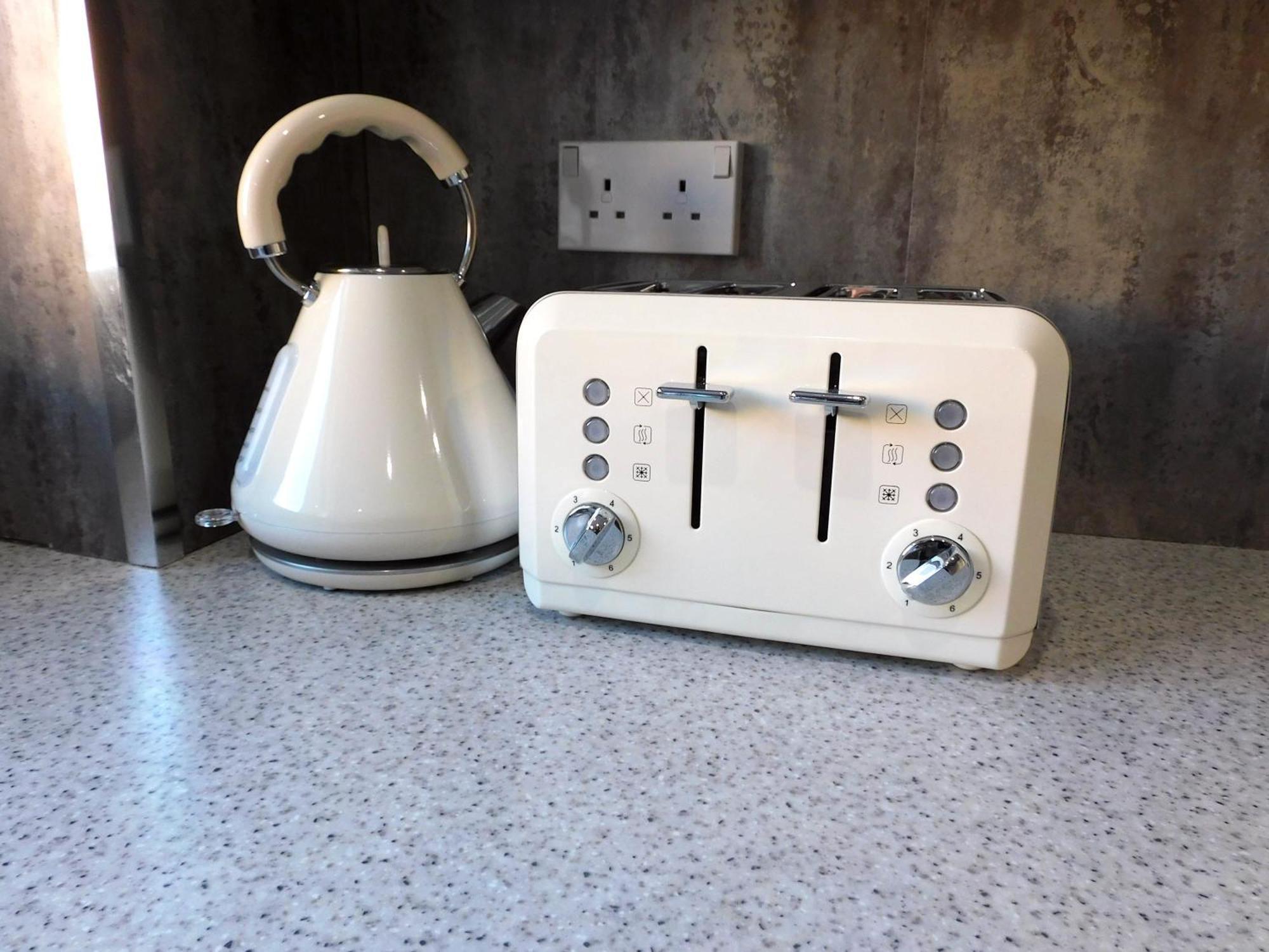 New & Delightful 3 Bed House In East Kilbride Holiday home Glasgow