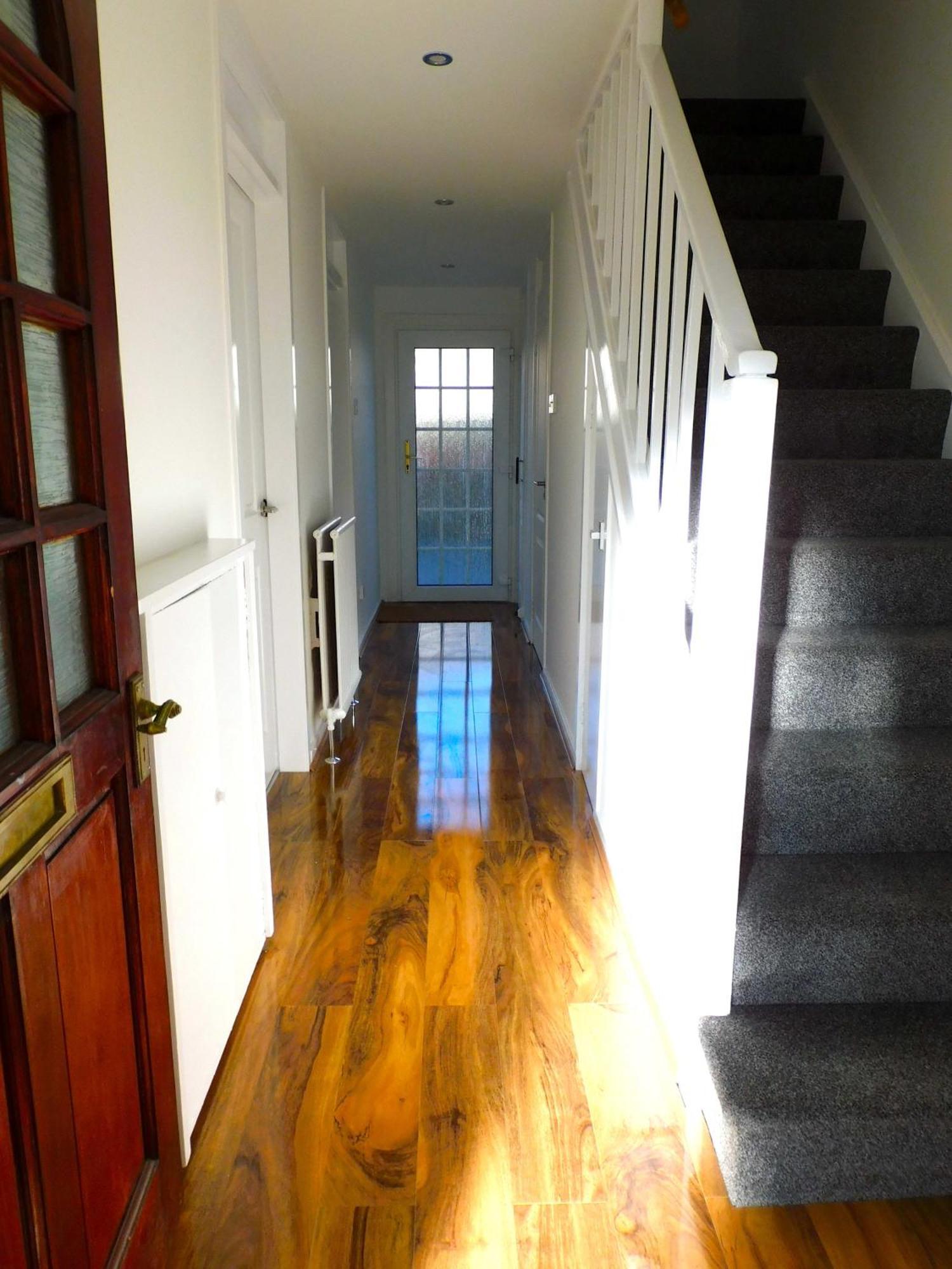New & Delightful 3 Bed House In East Kilbride Glasgow