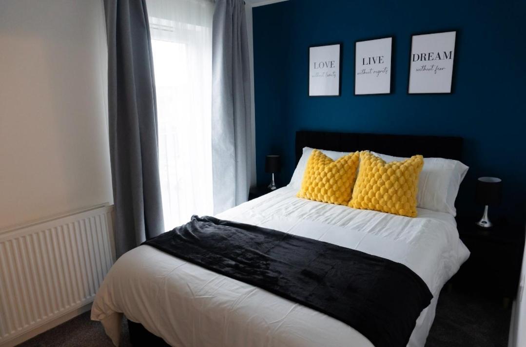 Stylish House With Private Parking Glasgow