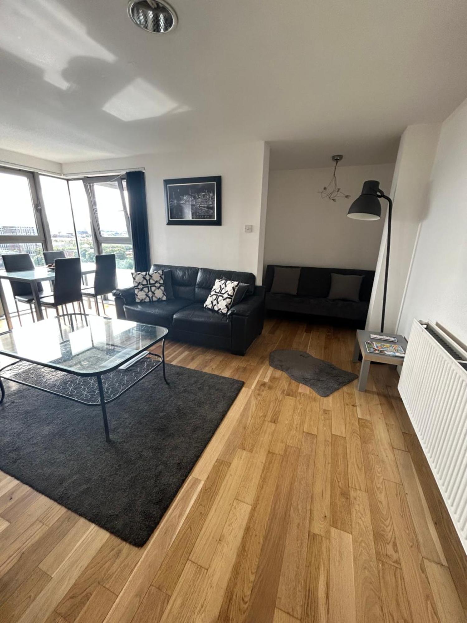 Riverview Apartment *