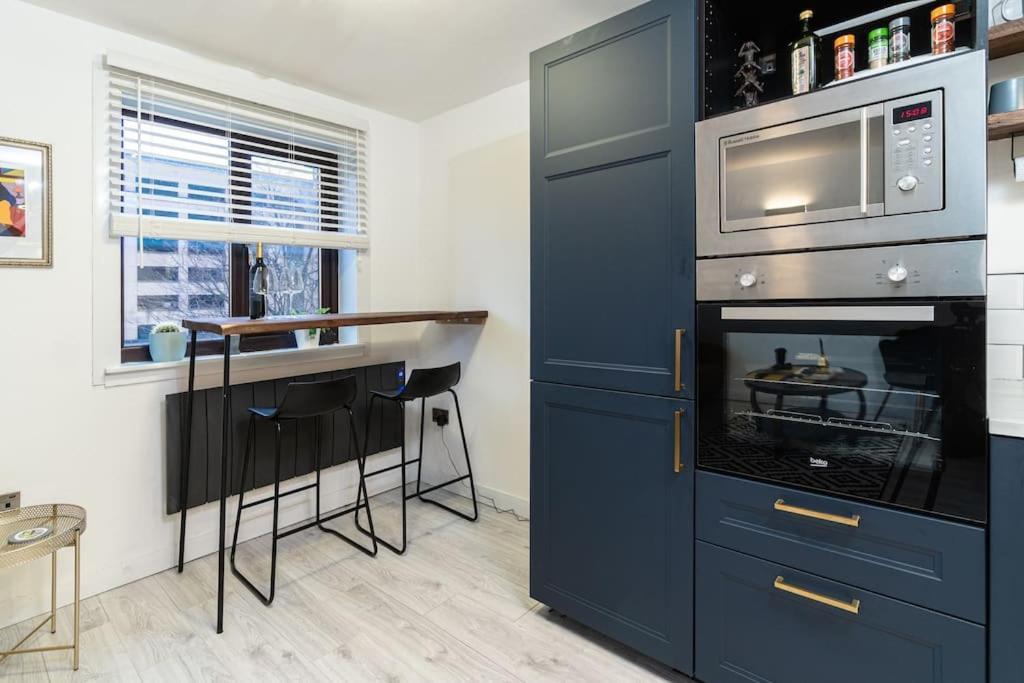Stylish Pad With Free Private Parking