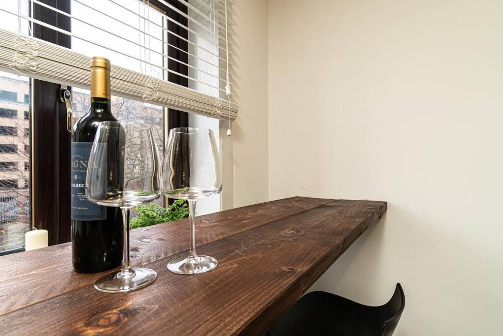 Stylish Pad With Free Private Parking *