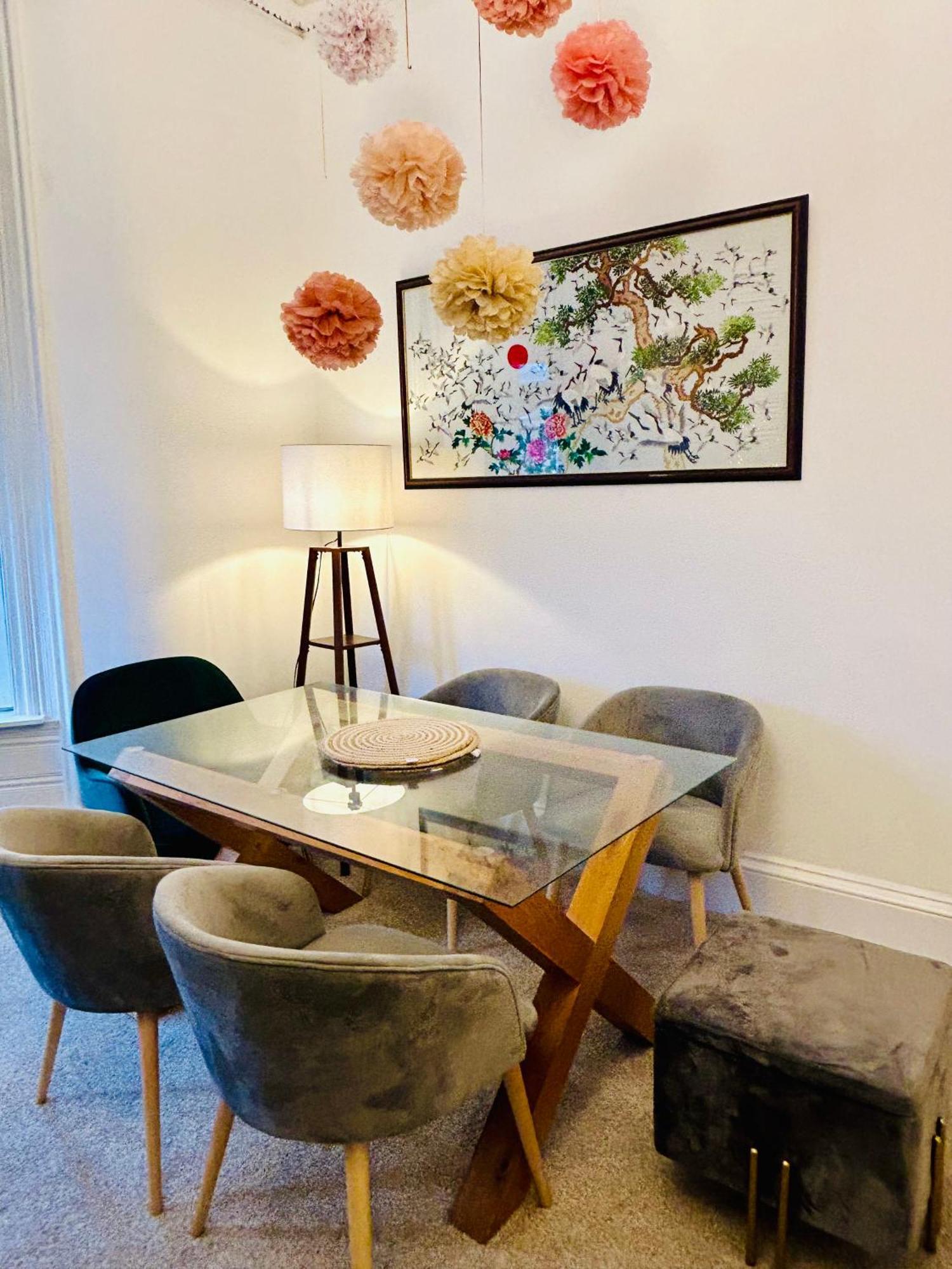 Center/west End Apartment Glasgow