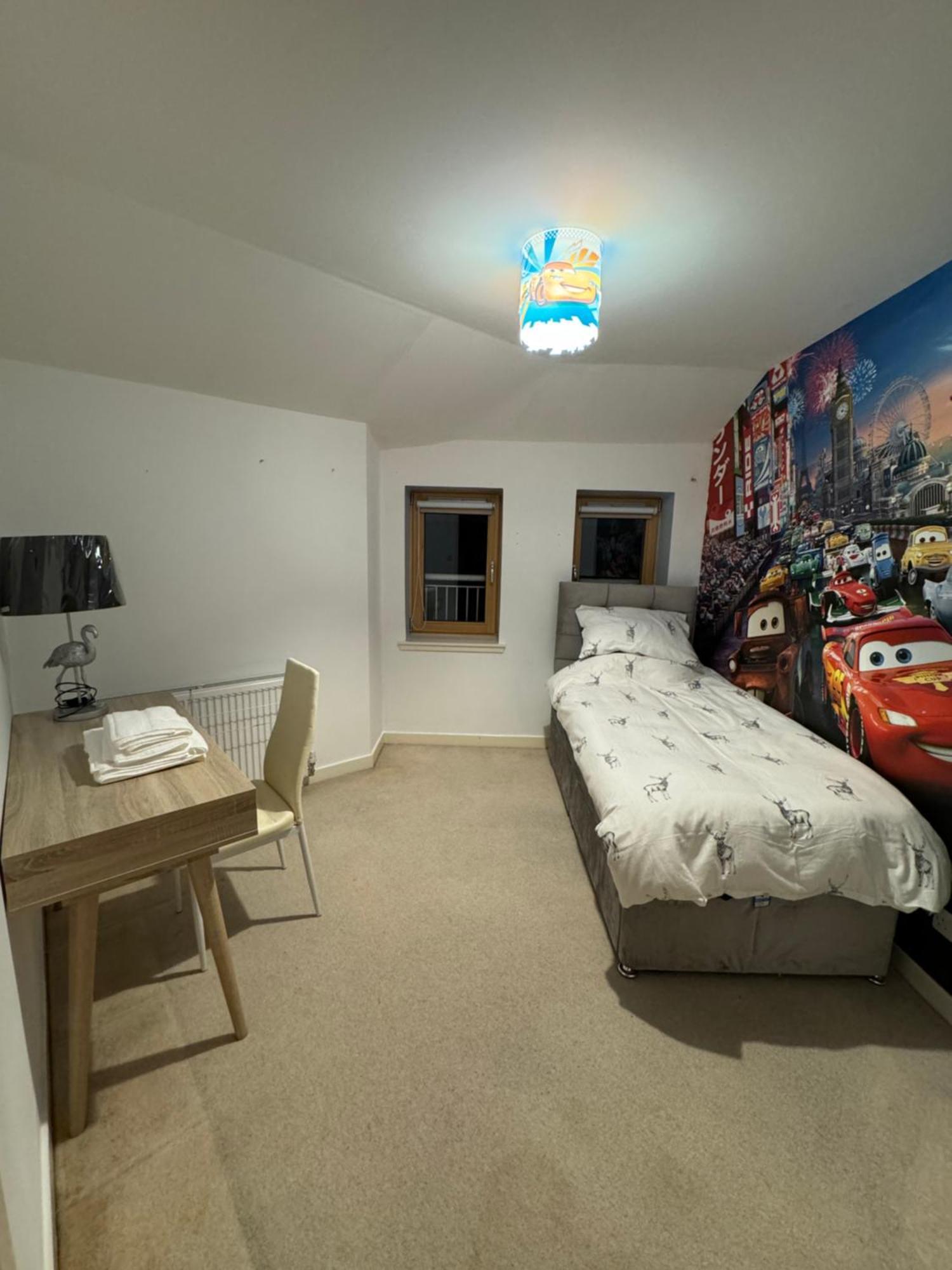 23 Lochburn Gardens - Carz Homestay
