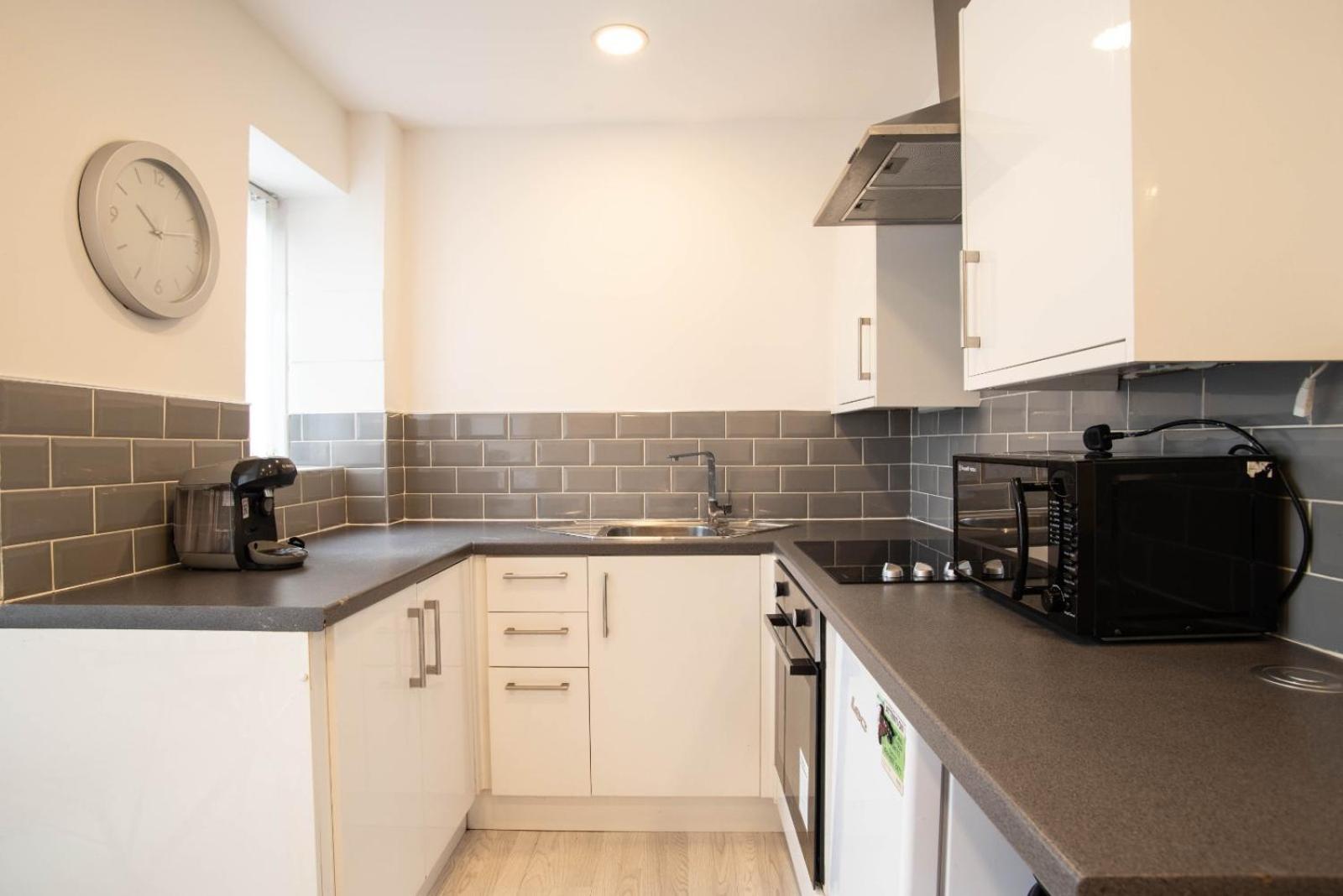 City, West End, Private Parking Apartment *