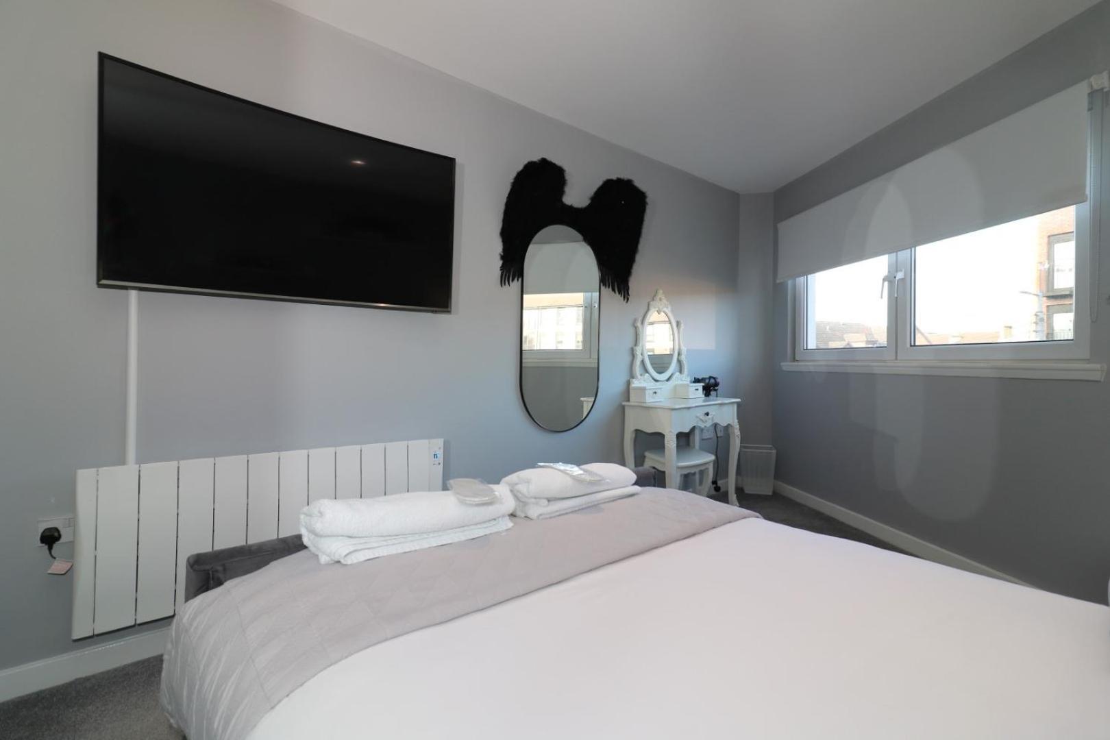 Glas-go 2 Bedroom 3 Min Walk To Secc Hydro Free Parking Onsite Apartment Glasgow