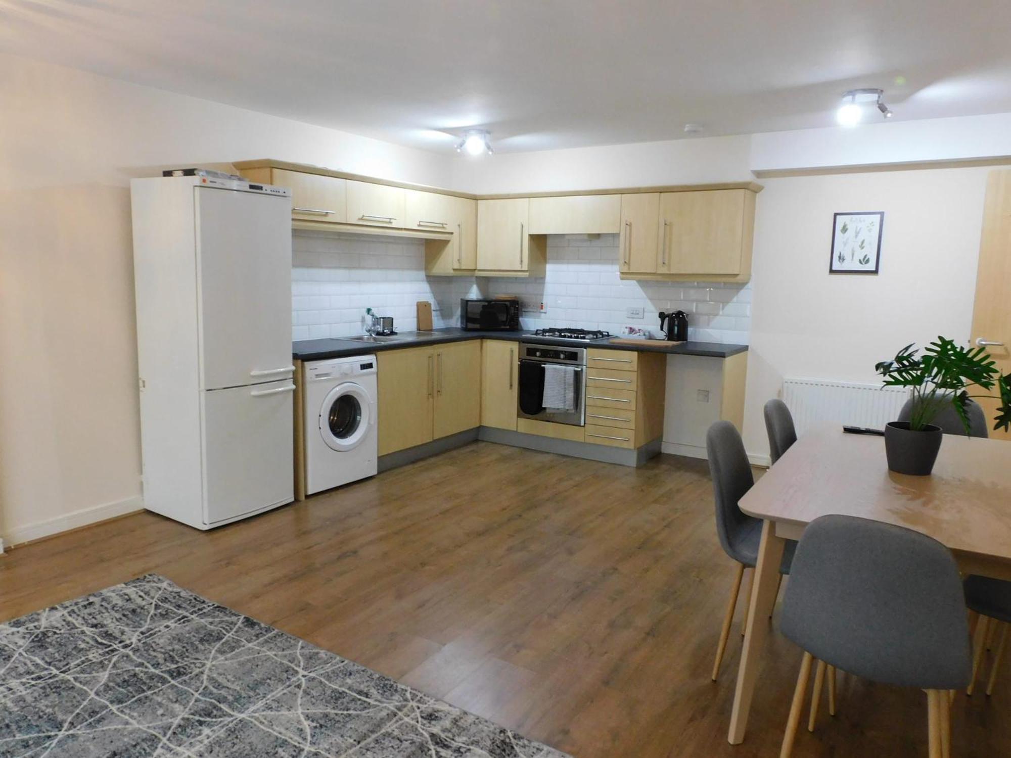 Fabulous 2 Bed 10 Mins From Centre *
