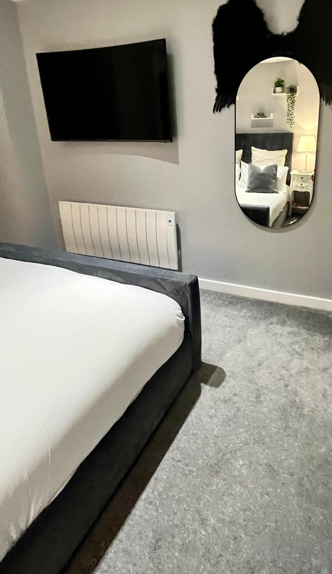 Glas-go 2 Bedroom 3 Min Walk To Secc Hydro Free Parking Onsite