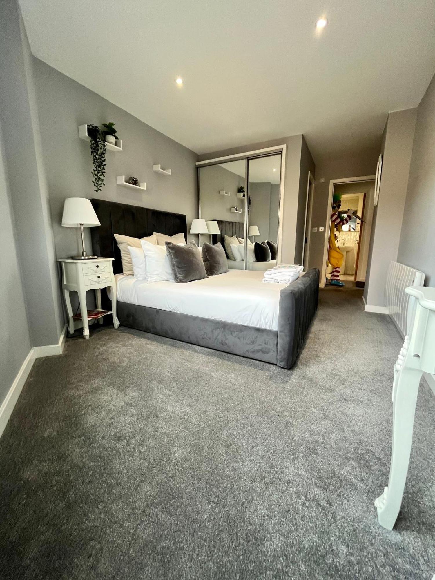 Glas-go 2 Bedroom 3 Min Walk To Secc Hydro Free Parking Onsite