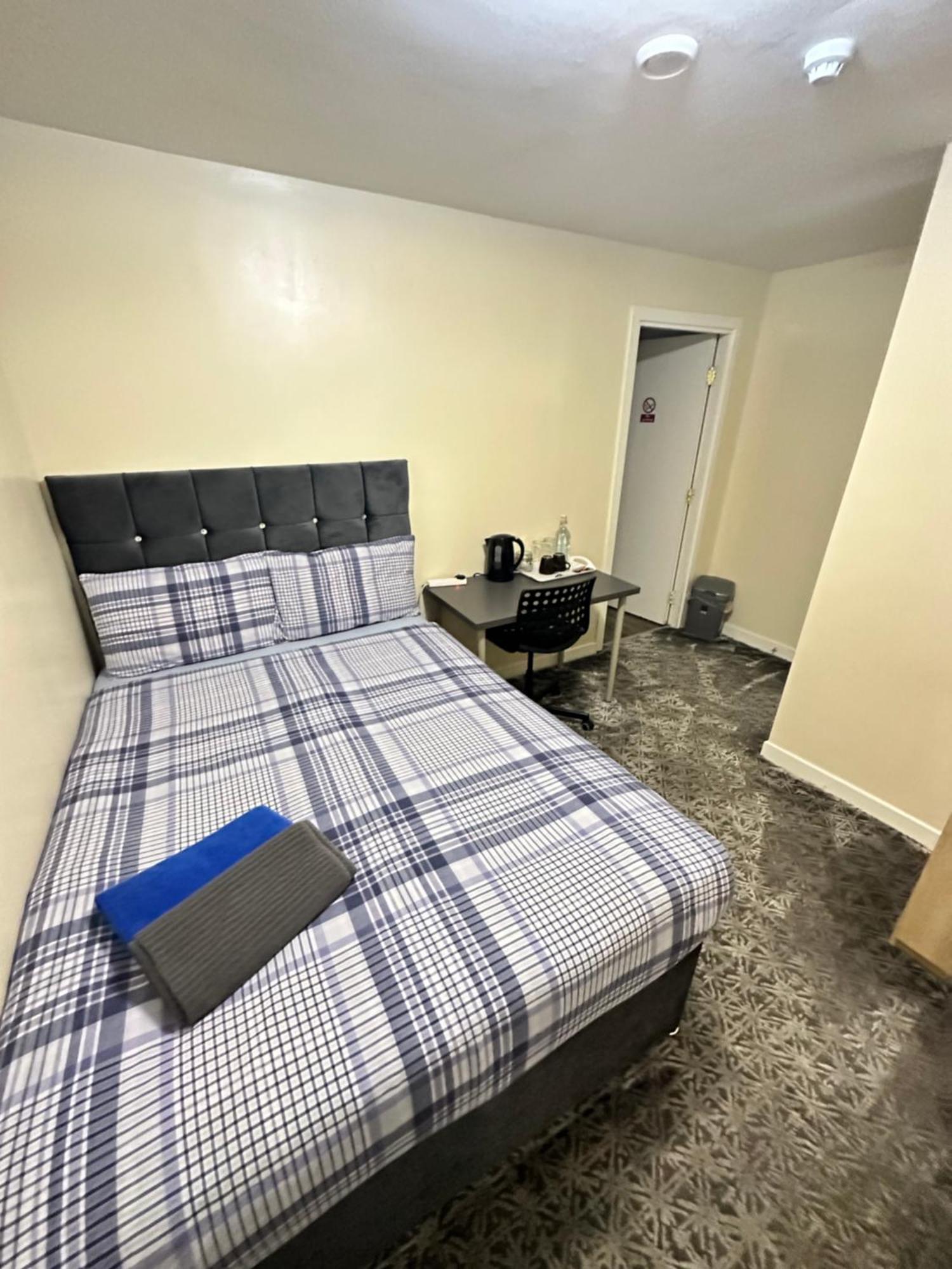Ibrox Guest house *