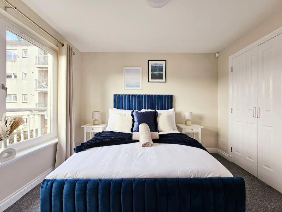 Holiday home Modern 5 Bedroom Townhouse With Free Parking Glasgow