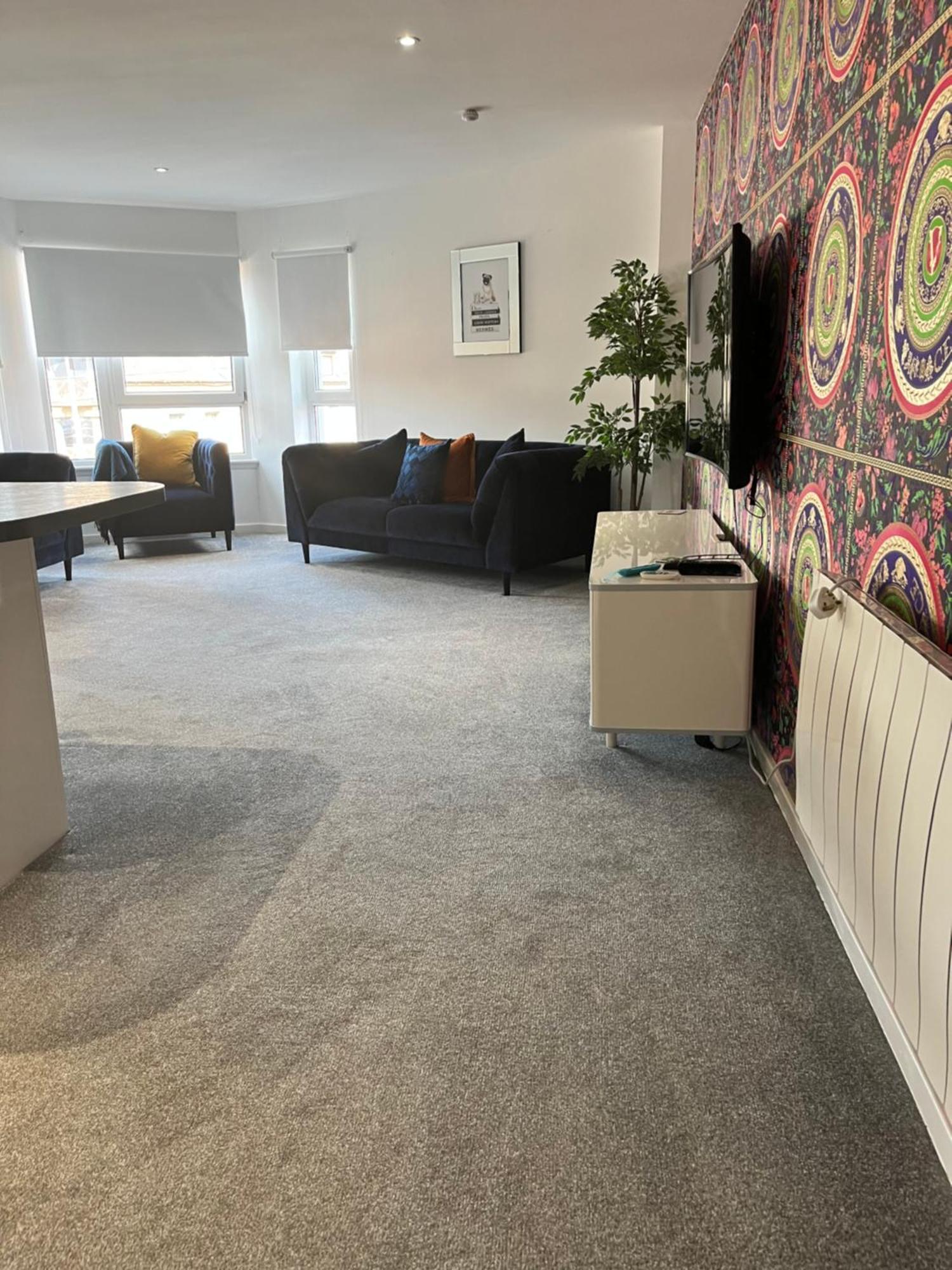 Glas-go 2 Bedroom 3 Min Walk To Secc Hydro Free Parking Onsite Apartment
