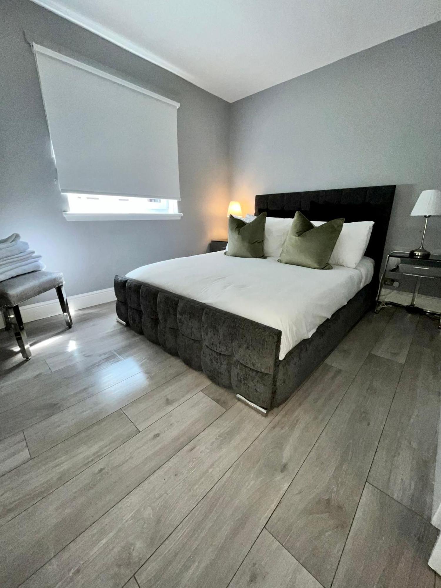 2 Bedroom At Secc Hydro Free Parking *