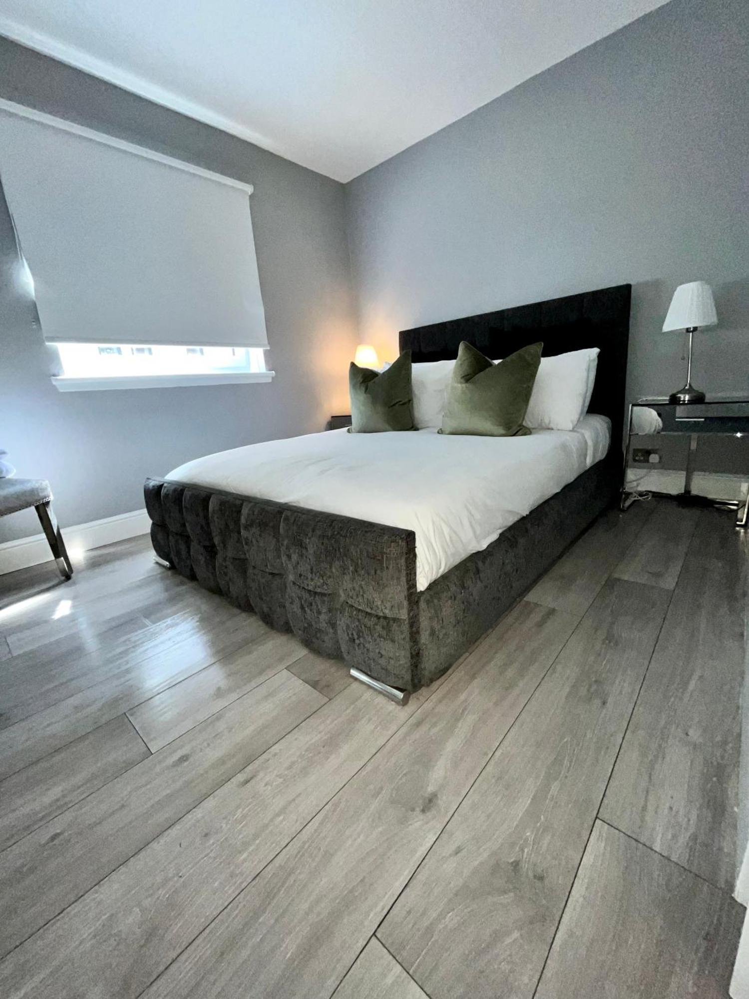 2 Bedroom At Secc Hydro Free Parking *