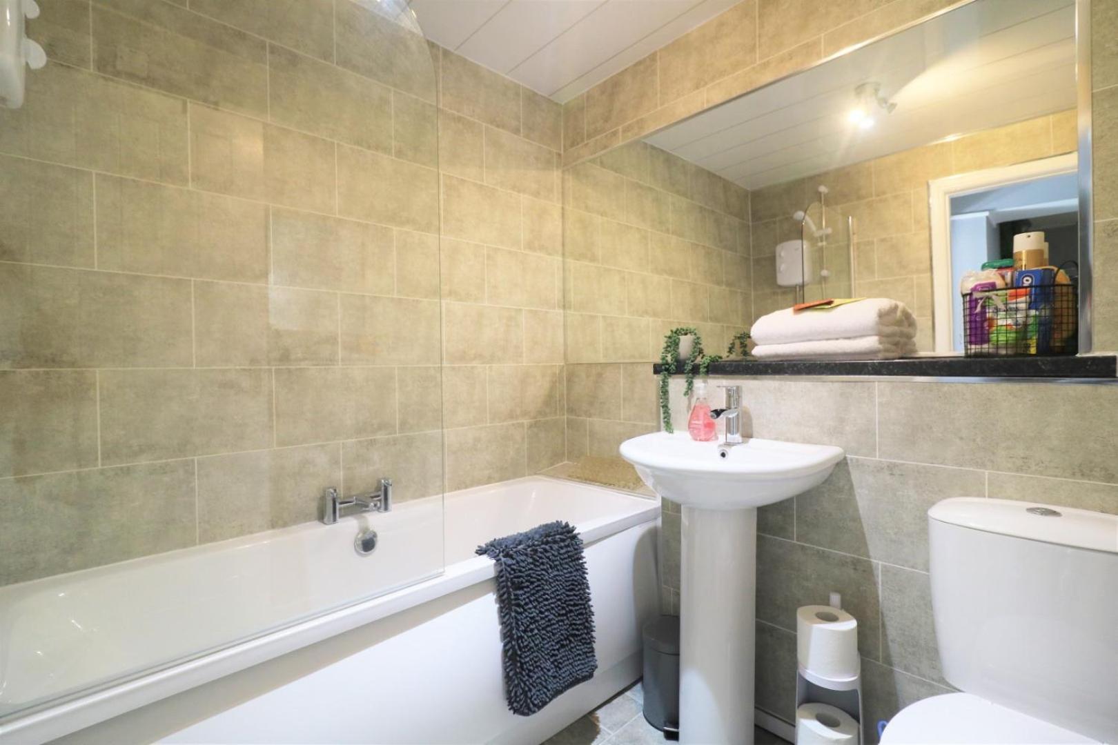 2 Bedroom At Secc Hydro Free Parking Apartment Glasgow