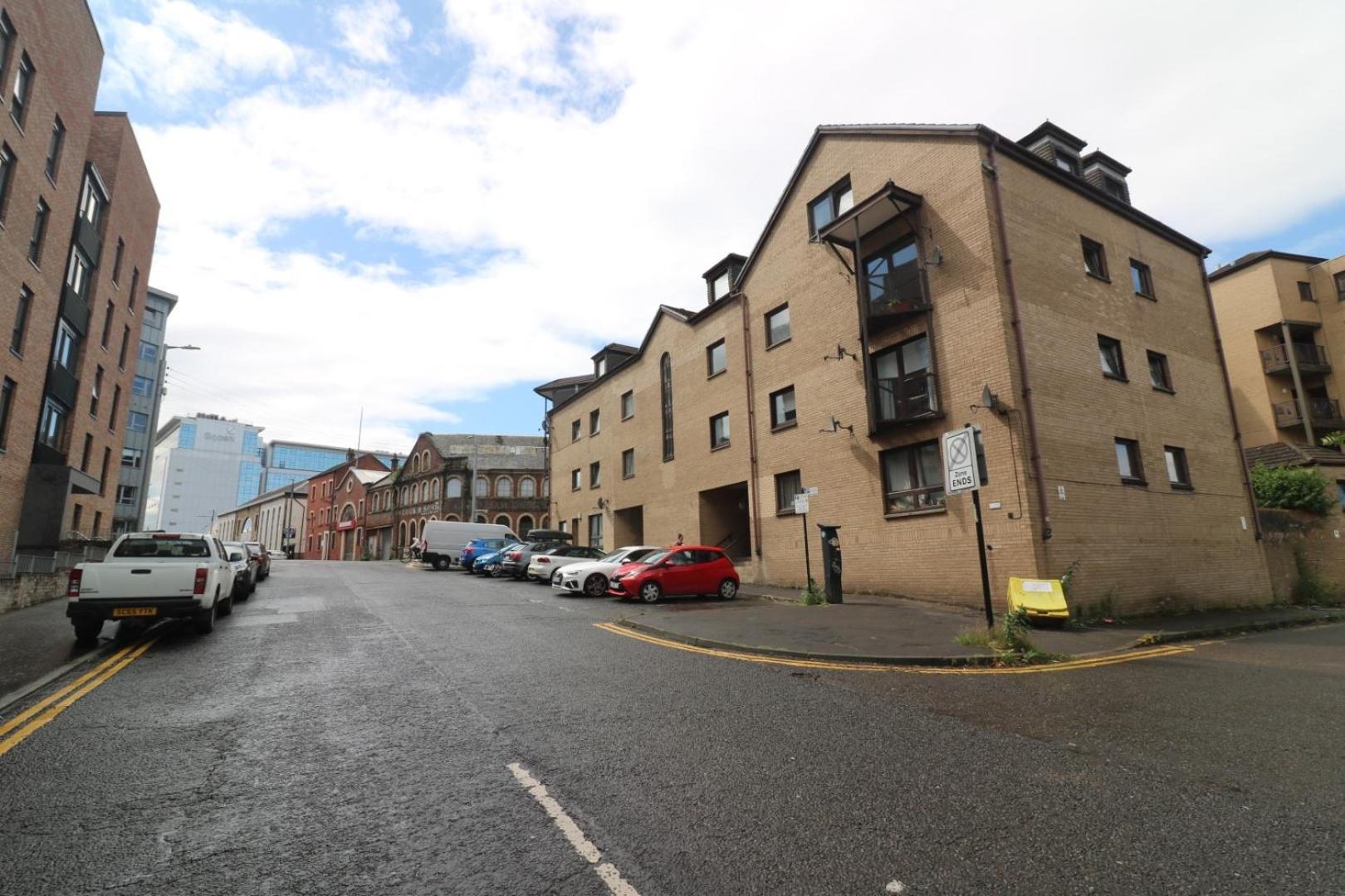 2 Bedroom At Secc Hydro Free Parking *