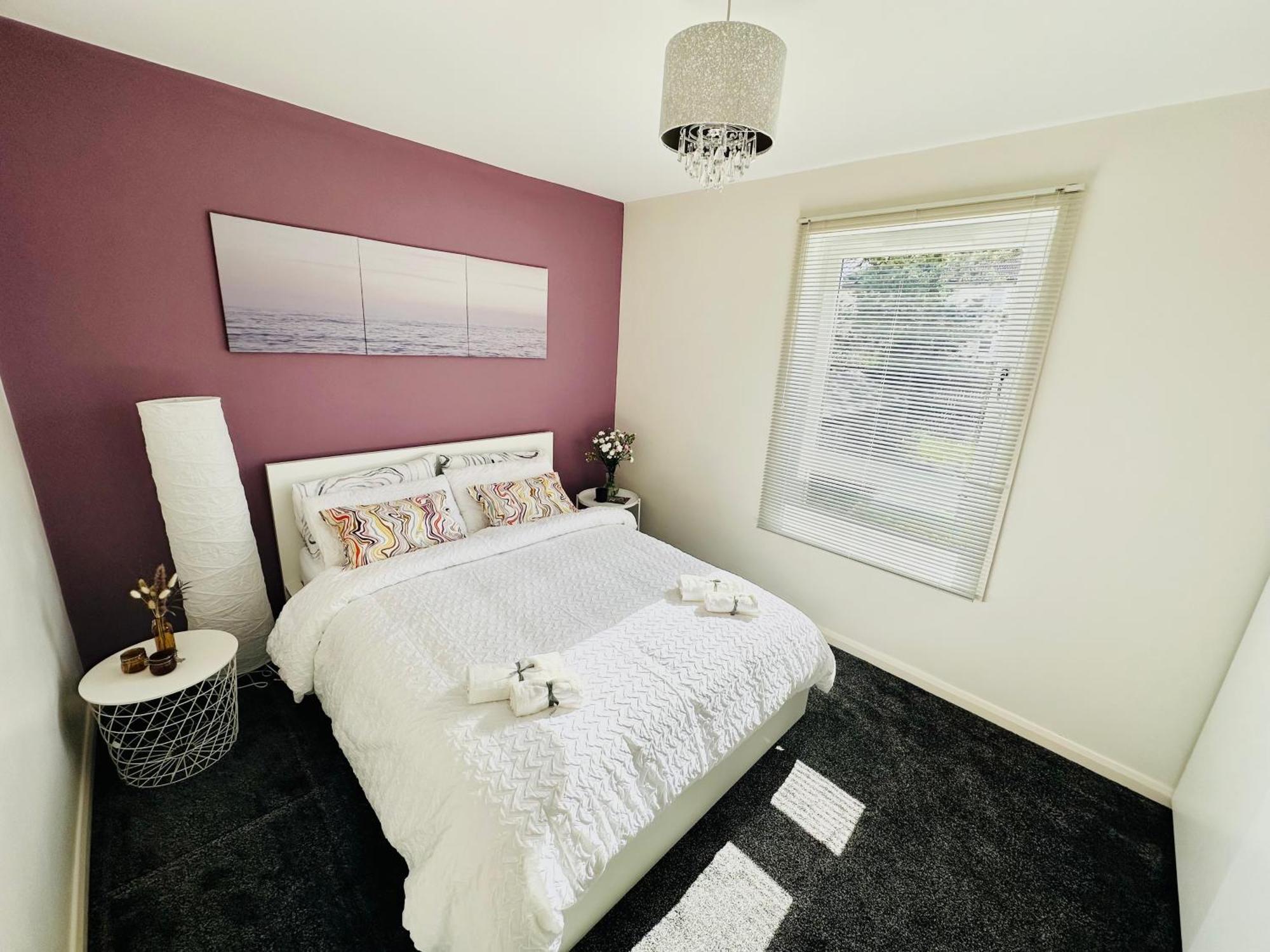 Modern Style , Separate Entrance *